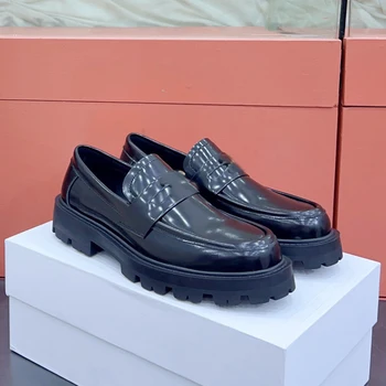Ženske priložnostne čevlji usnjeni loafers ravno visoko povečanje moda 2023 Pomlad
